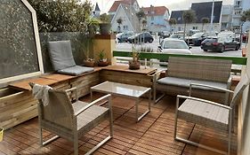 Agréable appartement et terrasse à 2 pas de la mer