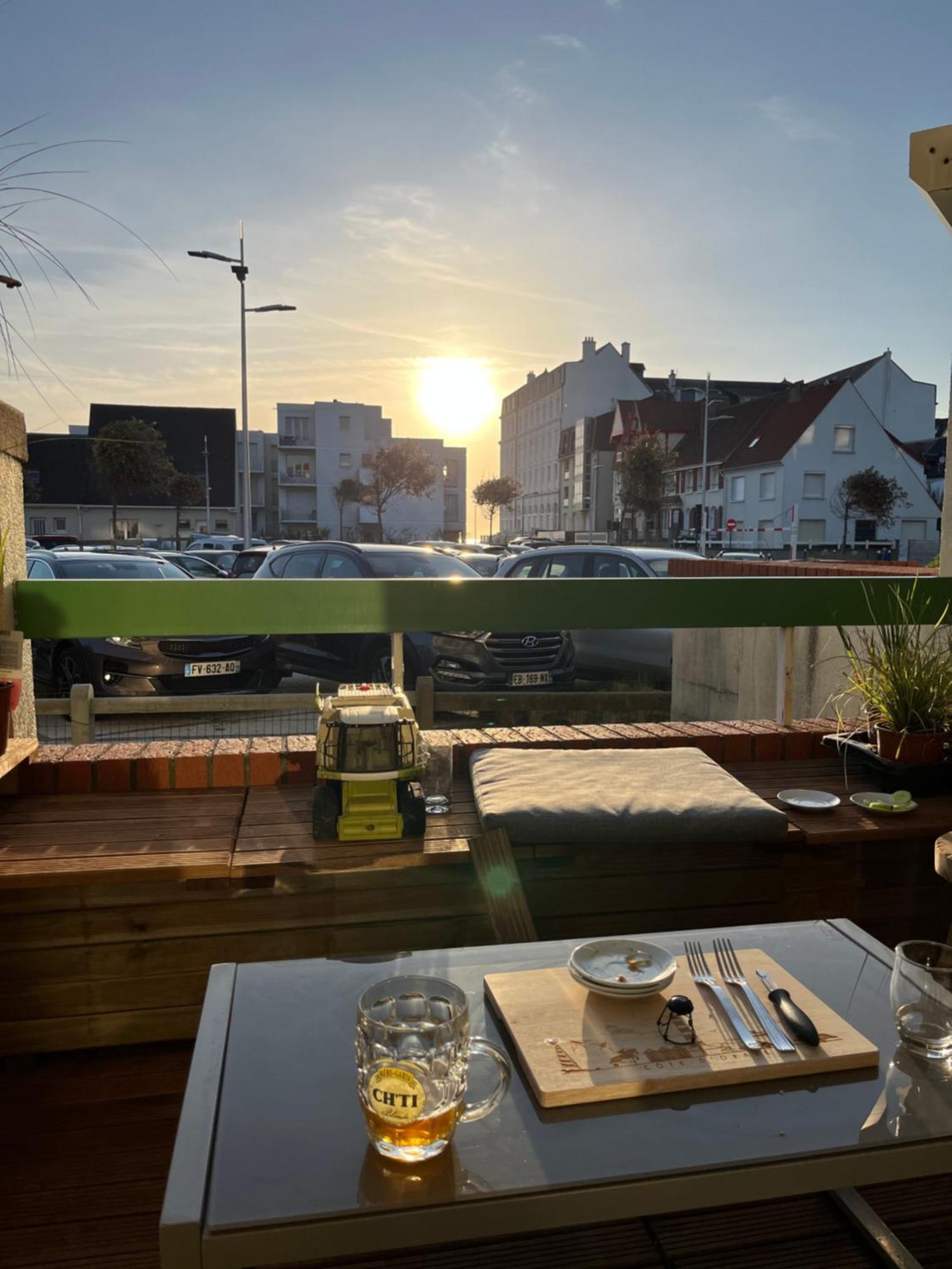 Agréable appartement et terrasse à 2 pas de la mer Wimereux Extérieur photo